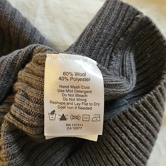 Dress - Picture 3 of 5